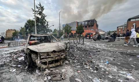Así amanecen Nanterre y París, luego de tres días de fuertes disturbios