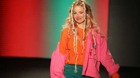 Población pospenada desfiló en la pasarela de Johana Bahamón en Colombiamoda 2022