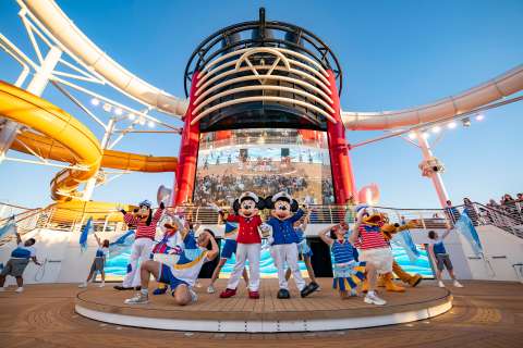 En fotos: así es el Disney Treasure, el barco más nuevo de Disney Cruise Line