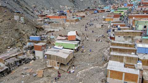 Perú declara estado de emergencia por temporada de lluvias “de muy alto riesgo”