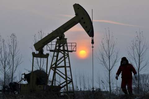 Exportaciones de petróleo de Irán superan los dos millones de barriles por día