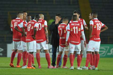 Santa Fe no levanta cabeza, cayó en casa ante Envigado