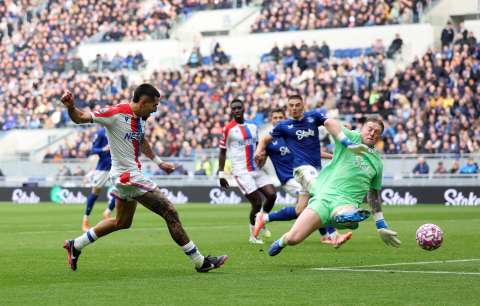 Daniel Muñoz y un nuevo gol en la Premier League: así fue, en video