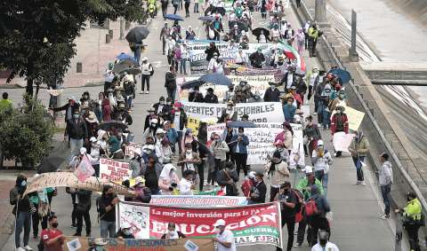 Este viernes saldrán a protestar los maestros en Bogotá