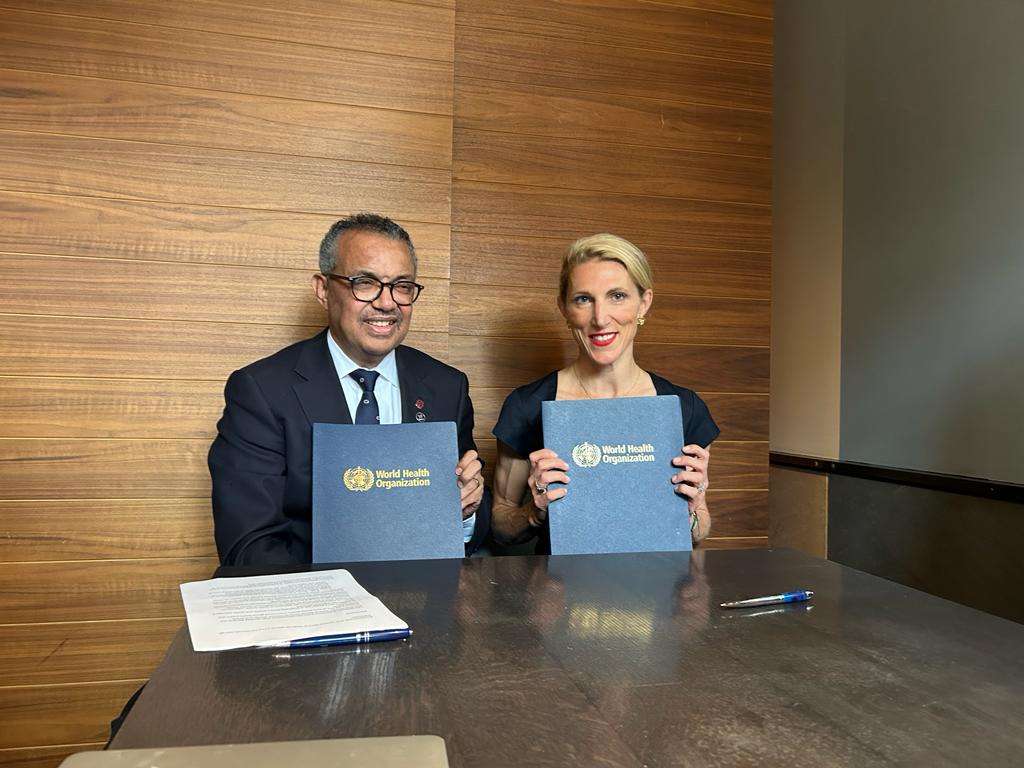 Tedros Adhanom Ghebreyesus y Vanessa Kerry.