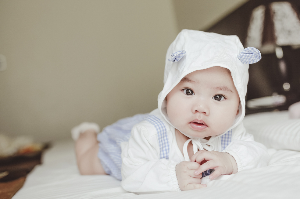 Elegir el nombre de tu bebé es una de las primeras grandes decisiones que tendrás como papá o mamá.