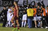 Entre abucheos e insultos, Fluminense llega a Rio tras derrota en Libertadores