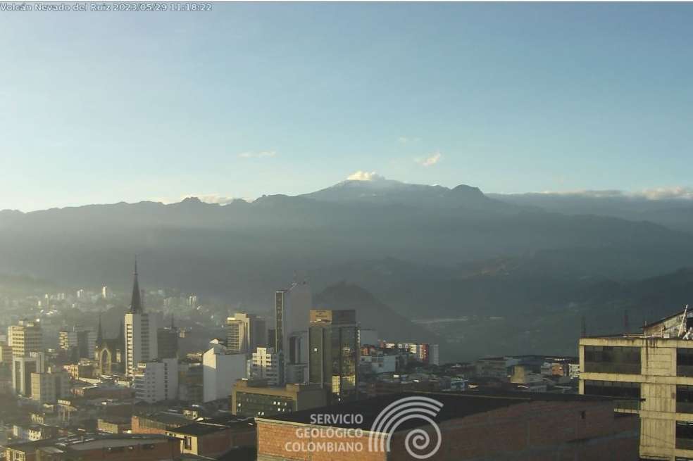 Así se veía el volcán Nevado del Ruiz este lunes (29 de mayo) desde Manizales.