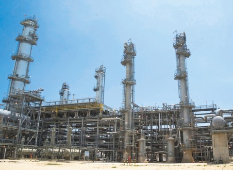 Dejar los combustibles fósiles no es suficiente, dicen científicos en cumbre de Santa Marta