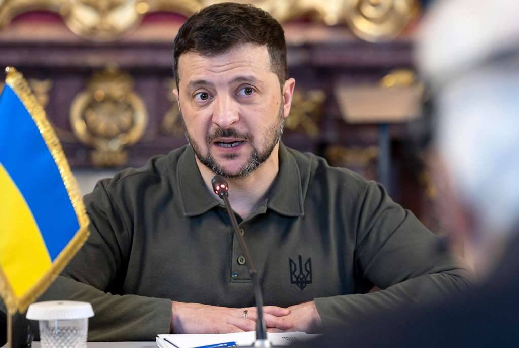 Rome (Italy), 10/01/2025.- A handout photo made available by the Quirinal Presidential Palace (Palazzo del Quirinale) Press Office shows Ukrainian President Volodymyr Zelensky during a meeting at the Quirinal Palace in Rome, Italy, 10 January 2025. (Zelenski, Italia, Ucrania, Roma) EFE/EPA/PAOLO GIANDOTTI/QUIRINAL PALACE PRESS OFFICE HANDOUT HANDOUT EDITORIAL USE ONLY/NO SALES