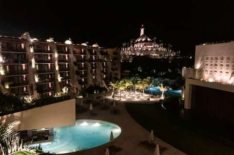 Descubre la magia del Hotel Xcaret Arte. Es un remanso en la Riviera Maya