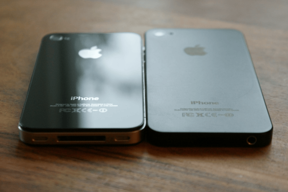Iphone 5 a la izquierda.