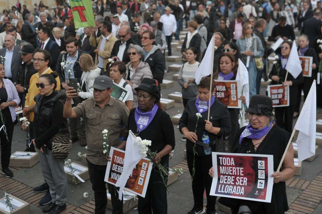 Protesta en contra del asesinato de lideres sociales y firmantes de paz.