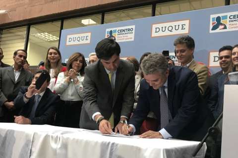 Iván Duque se inscribió oficialmente como candidato a la Presidencia