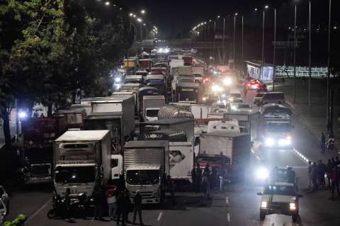 Paro camionero en Bogotá: más de 2 millones de usuarios de Transmilenio afectados