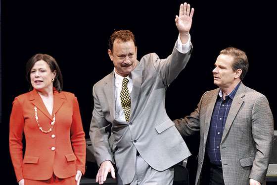 Tom Hanks debuta con éxito en Broadway a sus 56 años