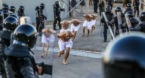 Bukele promete “arrasar” las pandillas de El Salvador y autoriza un cerco militar
