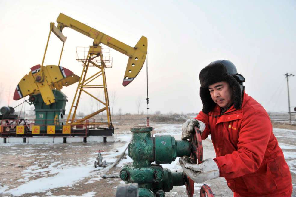 Analistas proyectan que China será el mayor comprador de crudo en 2014. / EFE