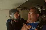Tom Cruise y James Corden se lanzaron de un avión para promocionar película