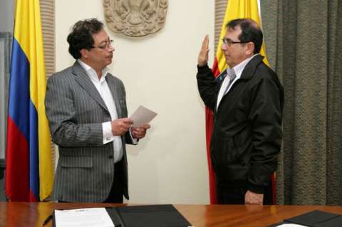 Funcionario clave de Petro renunció para unirse a campaña de Clara López