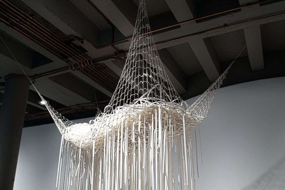 "Cuerpo textual" (2017), de Daniela Serna, es una de las obras de la exposición “Articulé no sin un temblor”, de la galería Lokkus. / Diego Chavarria