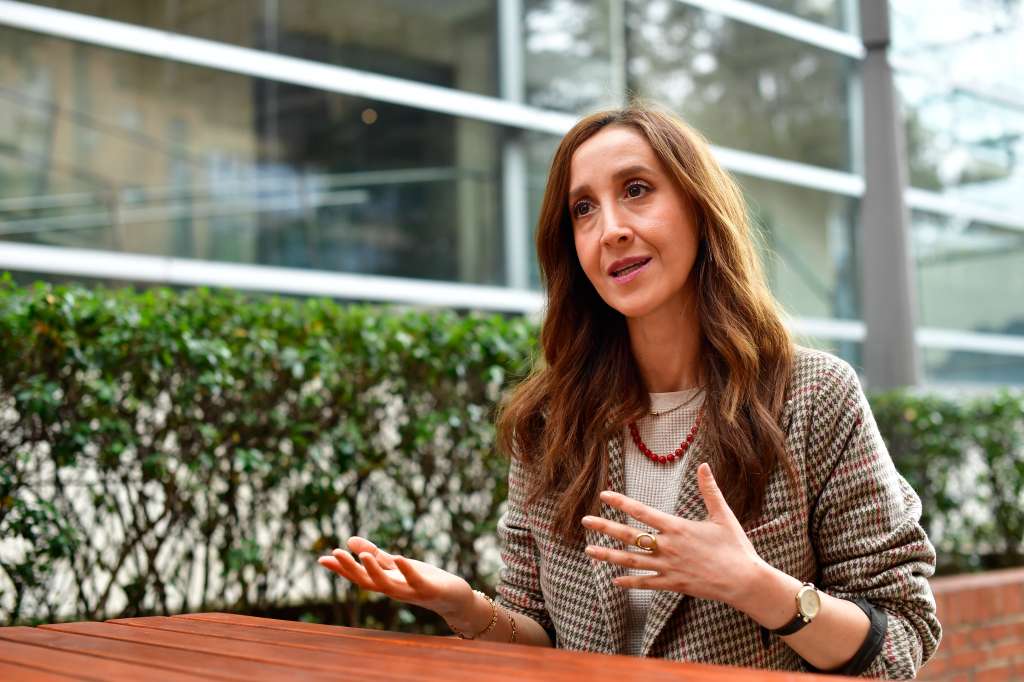 Profesora relaciones internacionales, entrevista