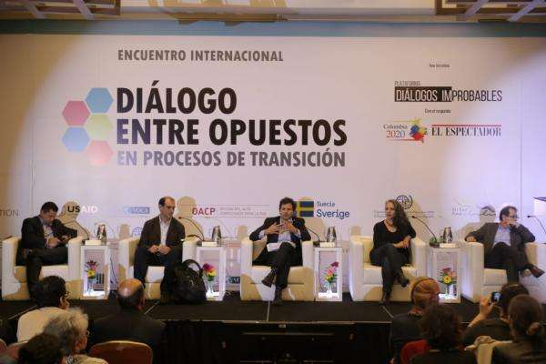 El conversatorio se denominó "Un diálogo posible entre las campañas de Petro y Duque", en el marco del Encuentro internacional de "Diálogo entre opuestos"./Mauricio Alvarado.