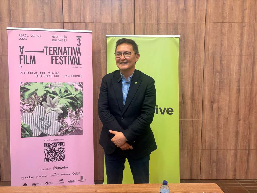 Arsen Tomsky, fundador de InDrive, durante la ceremonia de clausura de Alternativa Film Festival, un evento de cine independiente propiedad de la compañía de origen ruso que este 2026 tuvo lugar en Medellín, Colombia.