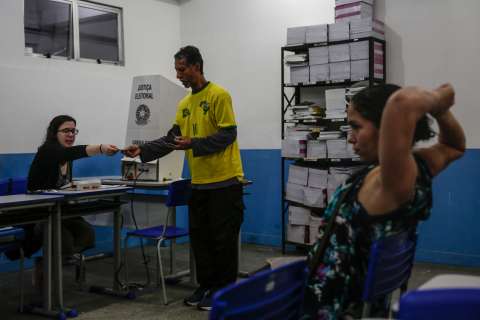 Elecciones en Brasil: tensa espera tras el cierre de la primera vuelta
