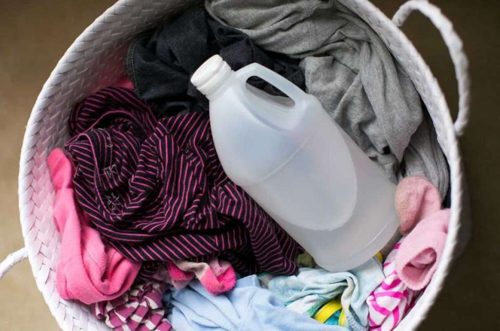 El vinagre es el ingrediente que no puede faltar en tu casa a la hora de limpiar. Prueba estas 15 formas de utilizarlo y mantener tu casa reluciente