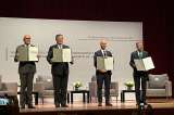 Gobierno venezolano y oposición firman un acuerdo para iniciar diálogo
