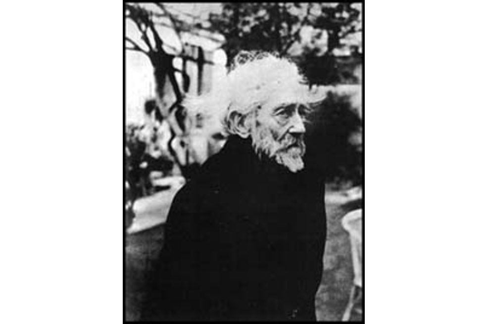 Macedonio Fernández (1874-1952) escribió "Museo de la Novela de la Eterna", "Papeles de recienvenido y continuación de la nada", "Adriana. Buenos Aires: última novela mala", entre otros.