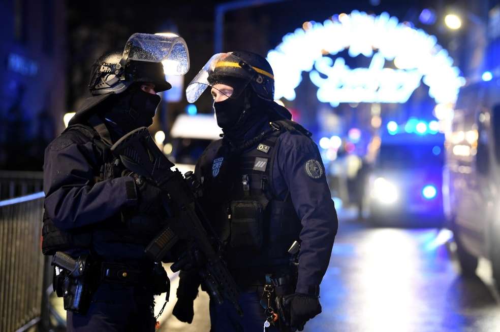 Tras el tiroteo, las autoridades locales desplegaron un fuerte operativo de seguridad para capturar al principal sospechoso del ataque, Chérif Chekatt. / EFE