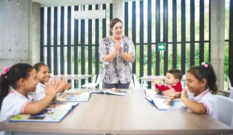 Un experimento educativo del dalái lama aterriza en Tuluá