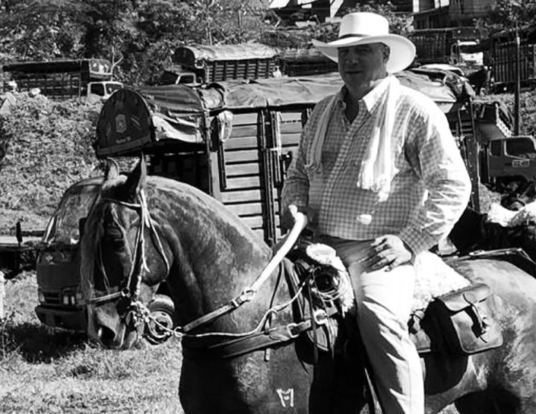 Jorge Andrés Hernández, reconocido ganadero antioqueño, fue asesinado en su finca