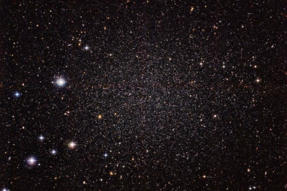 Imagen de la galaxia enana escultor, captada por el telescopio MPG/ESO. / Tomada de EFE. 