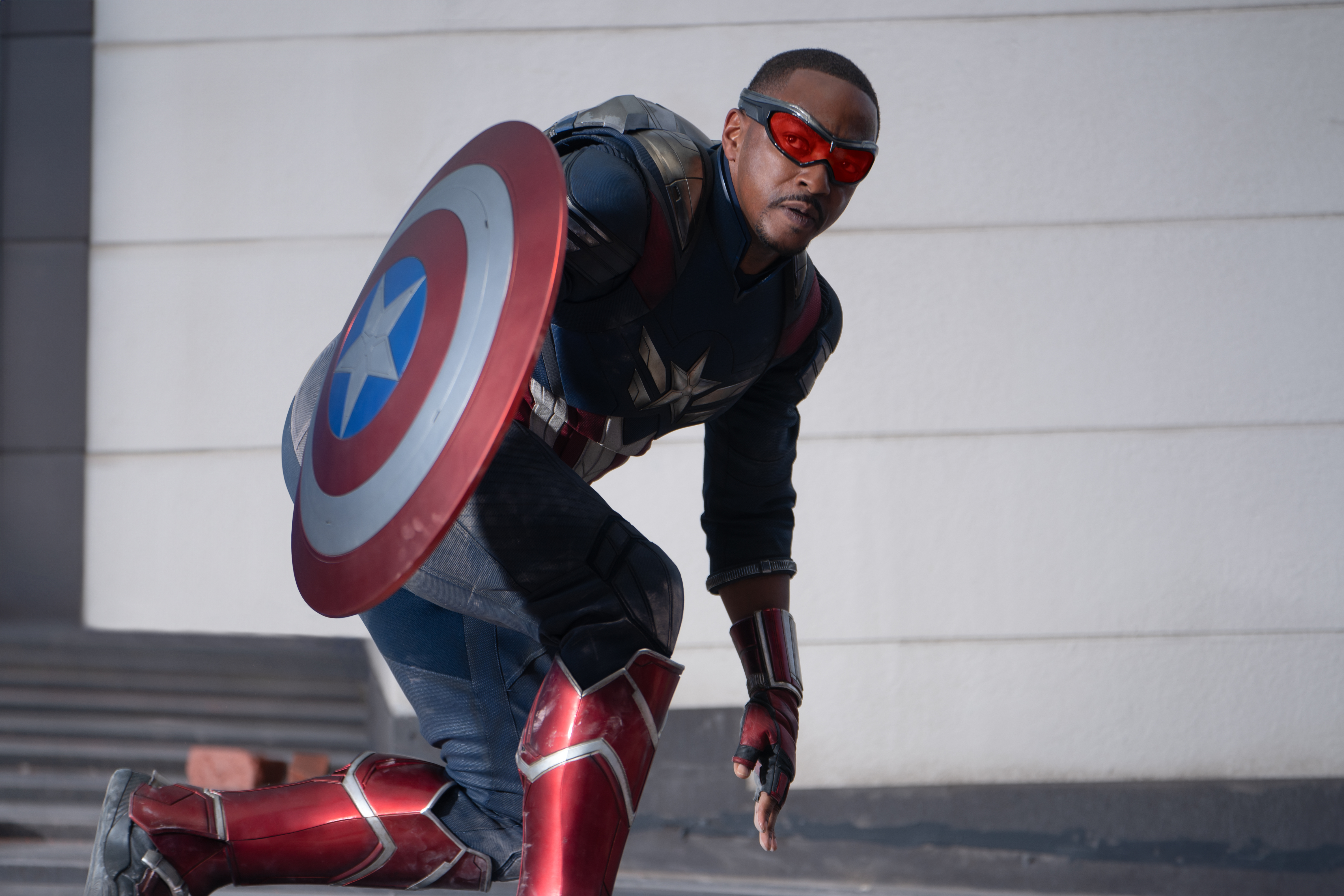 La película está dirigida por Julius Onah y producida por Kevin Feige y Nate Moore.