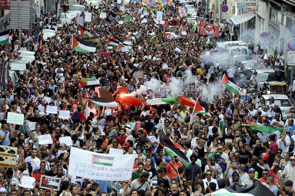 Protesta en Marsella, Francia, contra la operación militar Margen Protector que Israel lleva a cabo en la Franja de Gaza. / AFP