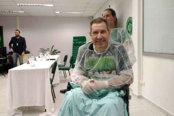Rafael Henzel fue uno de los cuatro sobrevivientes a la tragedia aérea que sufrió el club Chapecoense en noviembre de 2016. / Archivo