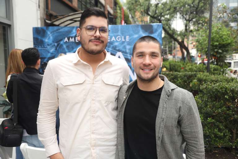 Dona Tu Jean la campaña social de American Eagle vuelve para ratificar su compromiso de apoyar a las diferentes comunidades en Colombia

El planeta eres tú, somos nosotros y son ellos: una comunidad que recicla y que vive de las segundas oportunidades. Esas, que soñamos darles a nuestros jeans.