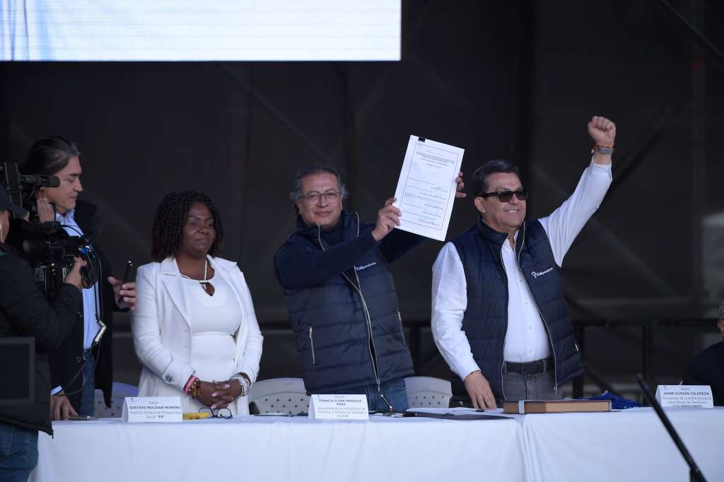 Sanción de la reforma pensional por el Presidente de la República Gustavo Petro, llevada a cabo en la Plaza de Bolívar.