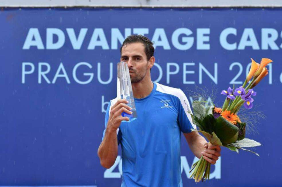  Santiago Giraldo venció en la final al  bielorruso Uladzimir Ignatik.  / Prensa Colsánitas
