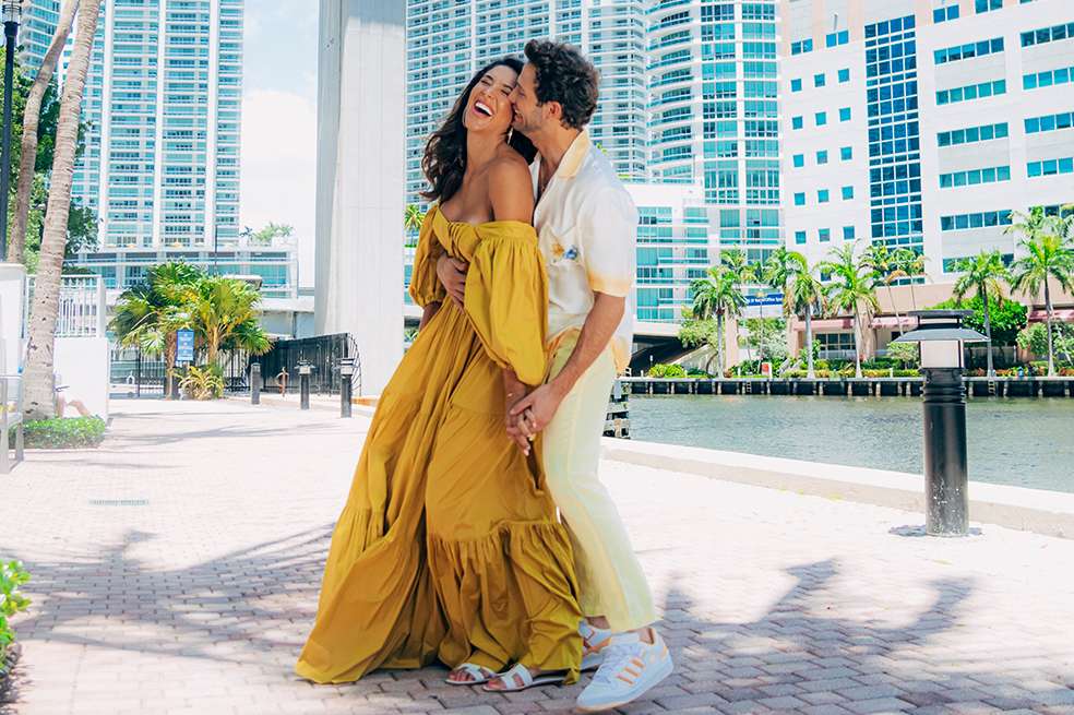 Daniela Ospina y Gabriel Coronel en Miami para la portada de la revista Vea