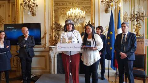 Premio de derechos humanos en Francia fue entregado víctimas del conflicto armado