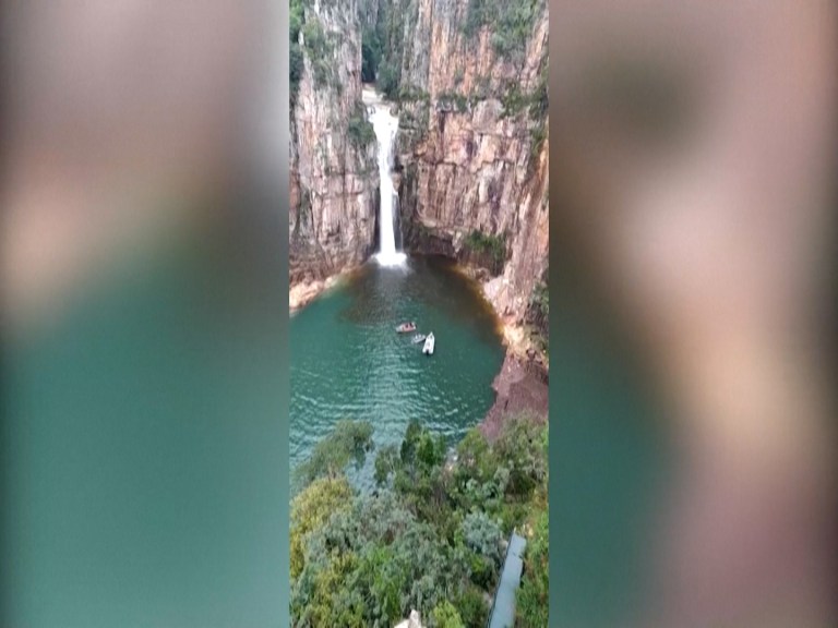 Derrumbe en zona turística de Brasil deja 10 víctimas mortales