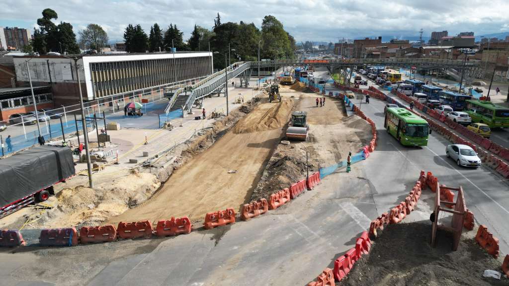 El deprimido es uno de los hitos del grupo 3 del proyecto troncal de la avenida 68, que hoy registra un avance del 83,88 %. Este tramo, de 1,04 kilómetros, incluye además la adecuación de espacio público, zonas verdes y ciclorruta.