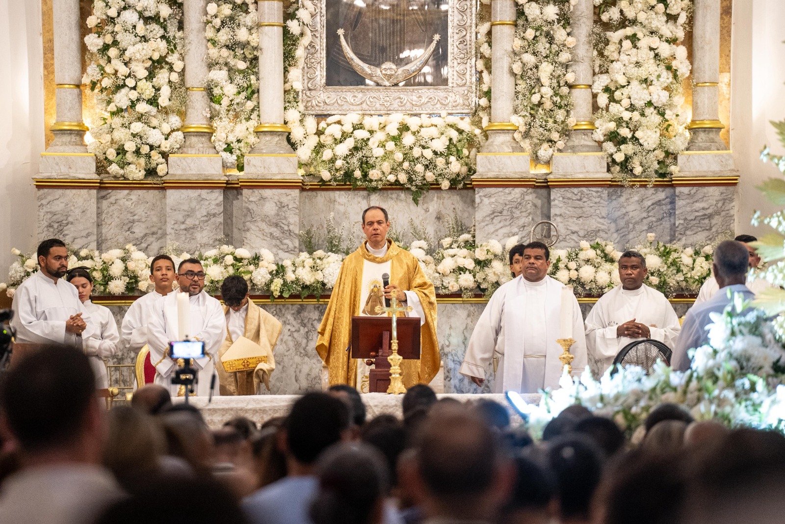 Desde el siglo XVIII la veneración de Virgen de la Candelaria obedece a sus milagros y protección en contra de los males a pescadores del rio