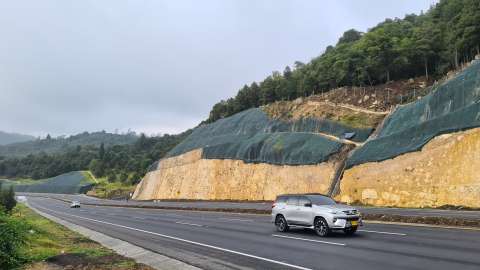 Bogotá-Girardot: el tercer carril quedará listo en abril