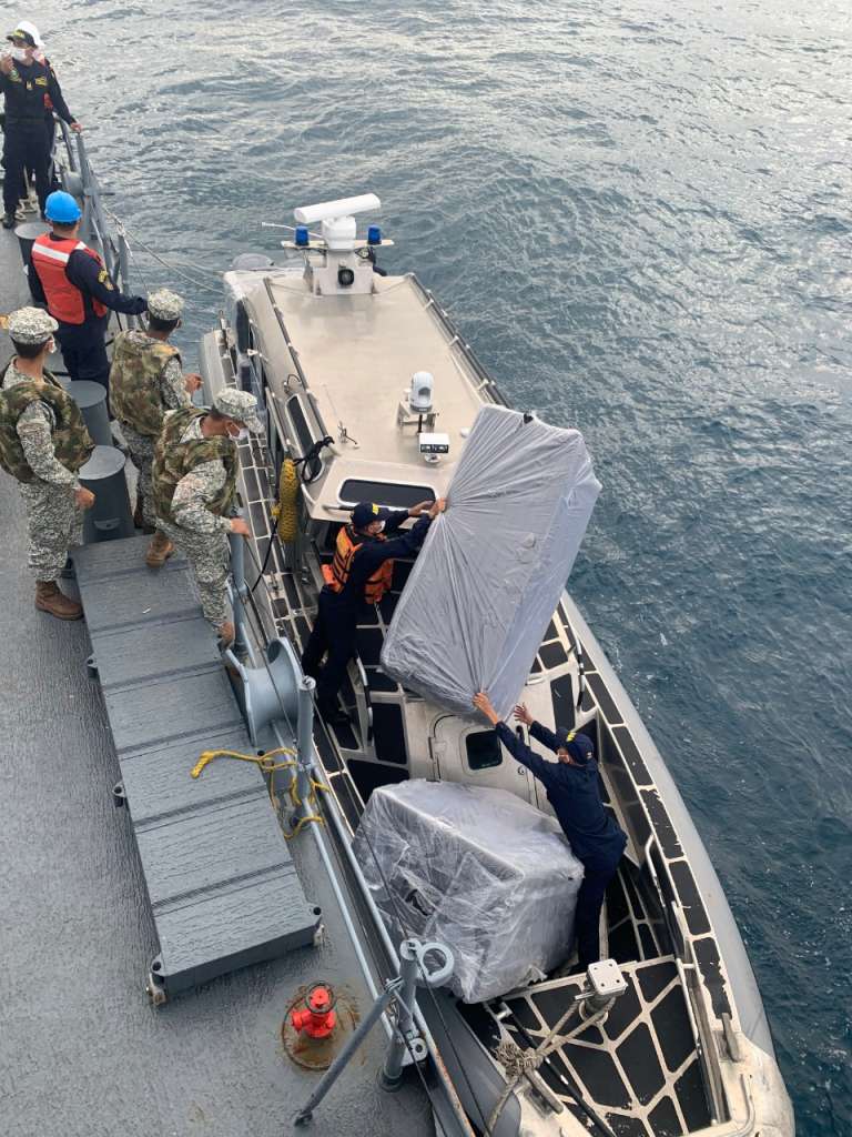 El Gobierno asegura que 112 personas fueron evacuadas de la Isla de Providencia, entre ellas seis heridos y varios turistas / Armada Nacional.