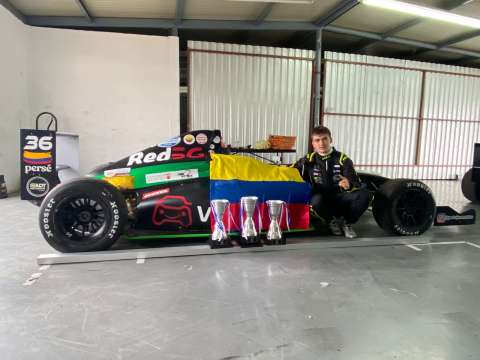 Pedro Juan Moreno, piloto colombiano, se consagró campeón en México